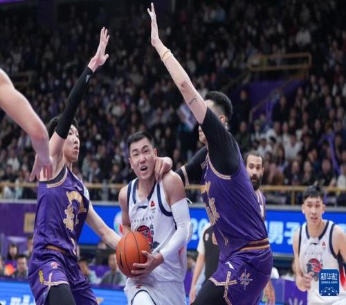 篮球瞬间,新秀竖起中,指挑衅,米兰体育,米兰体育官网,米兰体育官方,米兰体育下载