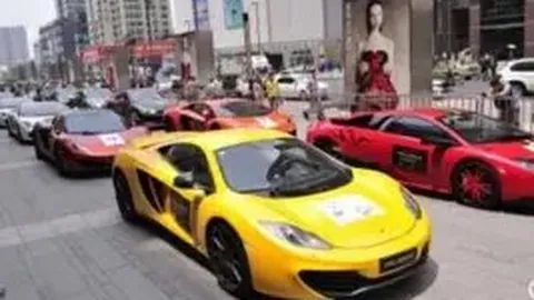 邓婕为爱情牺牲生育，坚守诺言领养双宝，晚年是否会感到遗憾？