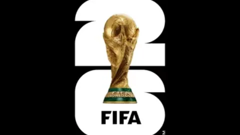 《狼队球迷提前15分钟入场抗议，怒对曼联，复星国际成焦点矛盾点》